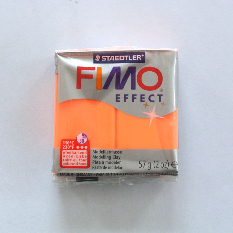 FIMO Effect neon oranžová
