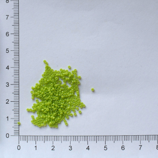 Toho 15/0 Opaque Sour Apple 5g