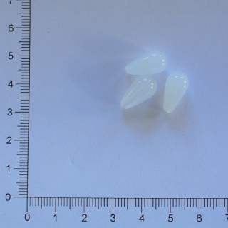 Skleněná kapka 15x8mm mléčná průsvitná 