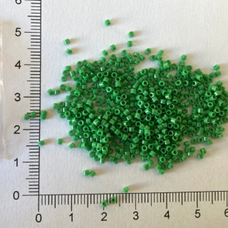 Toho Treasure 11/0 Opaque Shamrock 5g