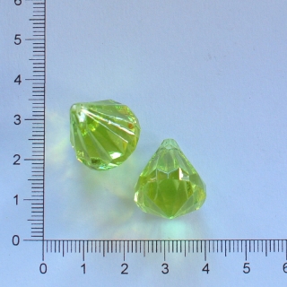 Plastový diamant 23x18mm zelený