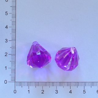 Plastový diamant 23x18mm fialový